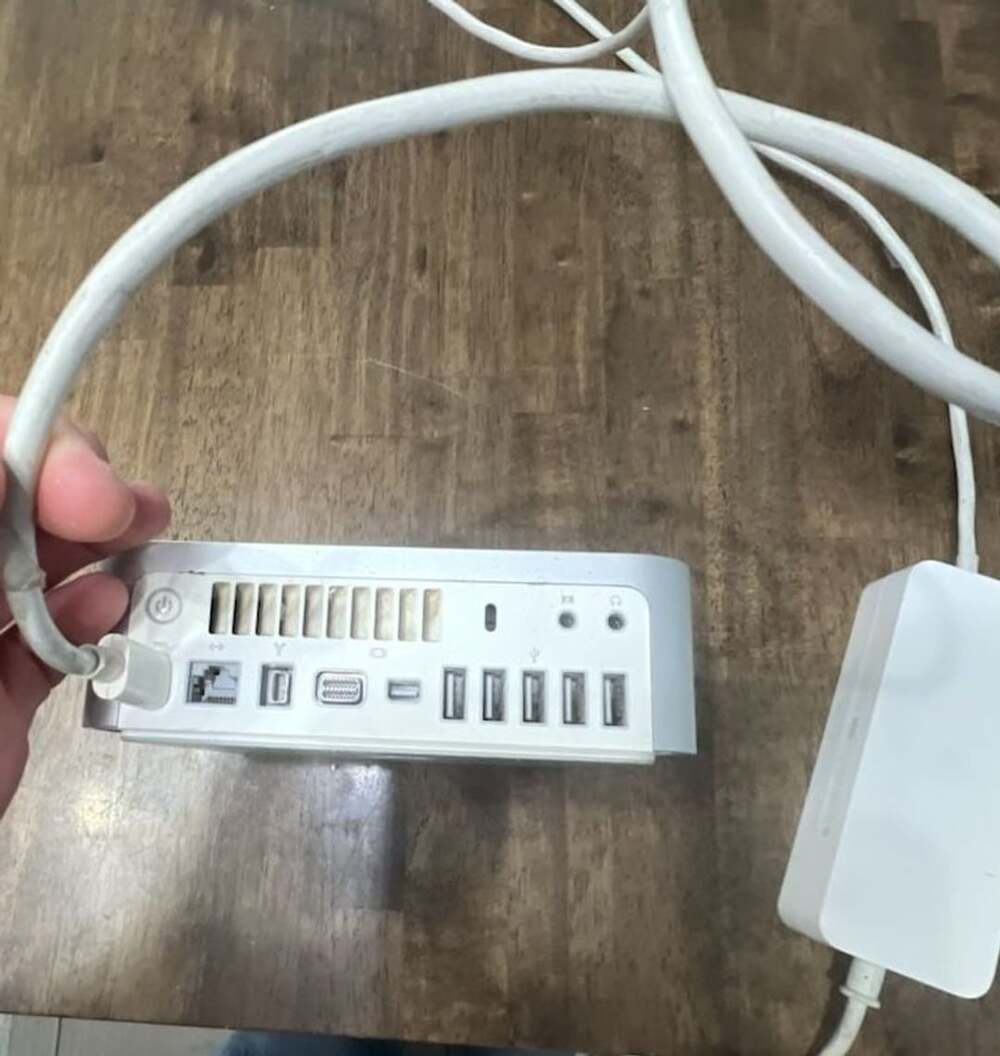 Apple Mac Mini Model A1283 Desktop Computer With Power Adapter - Picture 5 of 5